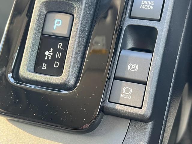 シエンタ ハイブリッドＺ　１０．５インチディスプレイオーディオ　パノラマミックビューモニター　後席モニター　コンフォートパッケージ　両側パワースライドドア　ハンズフリードア　ドライブレコーダー　ＥＴＣ２．０　電動パーキング（41枚目）