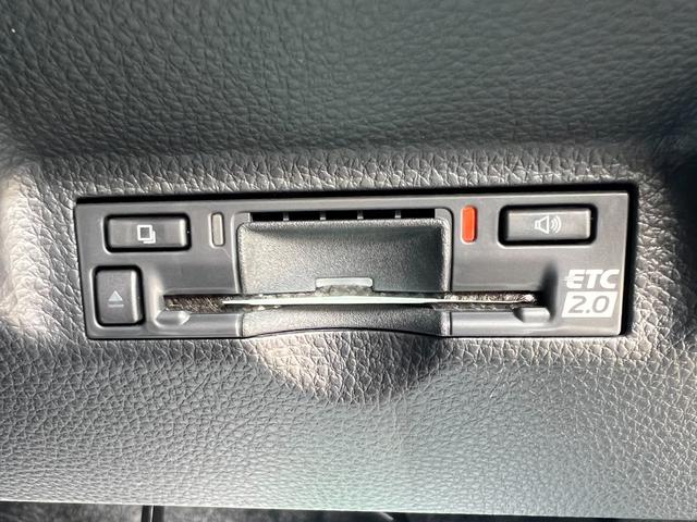 シエンタ ハイブリッドＺ　１０．５インチディスプレイオーディオ　パノラマミックビューモニター　後席モニター　コンフォートパッケージ　両側パワースライドドア　ハンズフリードア　ドライブレコーダー　ＥＴＣ２．０　電動パーキング（47枚目）