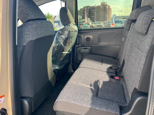 シエンタ ハイブリッドＺ　１０．５インチディスプレイオーディオ　パノラマミックビューモニター　後席モニター　コンフォートパッケージ　両側パワースライドドア　ハンズフリードア　ドライブレコーダー　ＥＴＣ２．０　電動パーキング（64枚目）