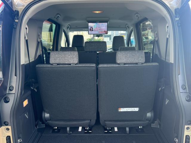 シエンタ ハイブリッドＺ　１０．５インチディスプレイオーディオ　パノラマミックビューモニター　後席モニター　コンフォートパッケージ　両側パワースライドドア　ハンズフリードア　ドライブレコーダー　ＥＴＣ２．０　電動パーキング（66枚目）