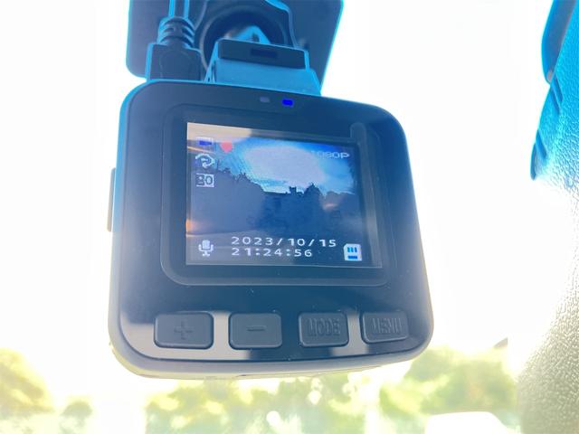 ゼストスパーク Ｗ　車検付き　スタットレスタイヤ　ドライブレコーダー　クリアランスソナー　ＨＩＤ　スマートキー　電動格納ミラー　ベンチシート　ＡＴ　盗難防止システム　ＡＢＳ　衝突安全ボディ　エアコン　パワーステアリング（5枚目）