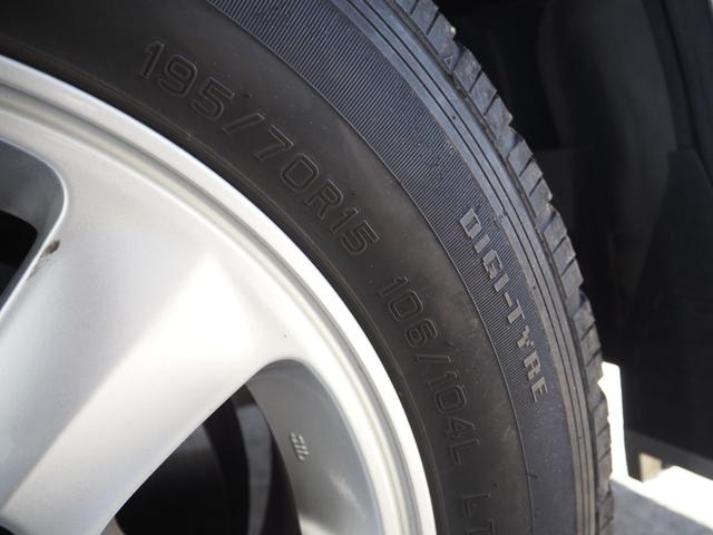 ハイエースバン ロングＤＸ　ＧＬパッケージ　車検令和８年９月　オートマ　ディーゼル　６人乗り（10枚目）