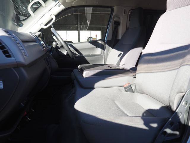 ハイエースバン ロングＤＸ　ＧＬパッケージ　車検令和８年９月　オートマ　ディーゼル　６人乗り（22枚目）