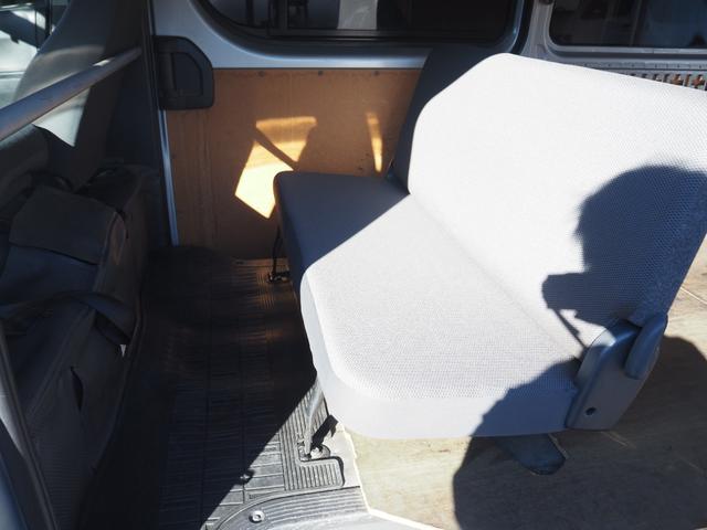 ハイエースバン ロングＤＸ　ＧＬパッケージ　車検令和８年９月　オートマ　ディーゼル　６人乗り（24枚目）