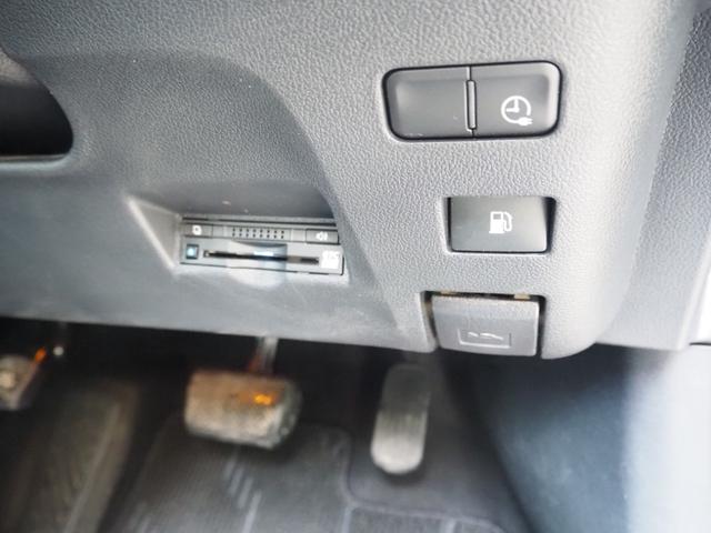 プリウスＰＨＶ Ａレザーパッケージ　車検Ｒ９年１２月　１年保証　ナビ　バックカメラ　Ｂｌｕｅｔｏｏｔｈ　パワーシート　革シート　クルコン　ステアリングヒーター（38枚目）