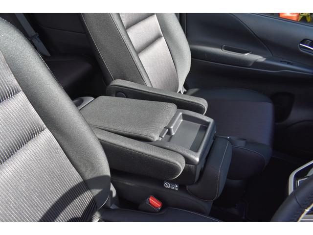 セレナ ハイウェイスター　Ｖセレクション　プロパイロット・駐車アシスト・エマージェンシーブレーキ・障害物センサー・インテリルームミラー・ナビ・フルセグＴＶ・Ｂｌｕ－ｒａｙ・Ｂｌｕｅｔｏｏｔｈ・アラウンドビューモニター・フリップダウンモニター（16枚目）