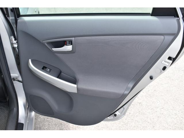 プリウス Ｓ　ＨＶバッテリーチェック済、純正ナビ、バックカメラ、ＣＤ録音、ＤＶＤ再生、Ｂｌｕｅｔｏｏｔｈ、社外ＬＥＤヘッドライト、フォグ、ビルトインＥＴＣ、寒冷地仕様車、リアフォグ、ワイパーデアイサー、純正１５ＡＷ（28枚目）