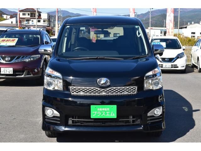 ヴォクシー ＺＳ　煌Ｚ　切替４ＷＤ・両側電動スライドドア・ＳＤナビ・フルセグＴＶ・ＣＤ・ＤＶＤ・Ｂｌｕｅｔｏｏｔｈ・バックカメラ・フリップダウンモニター・リモコンＥ／Ｇスターター・１６ＡＷ・ＥＴＣ・パドルシフト・半革シート（4枚目）