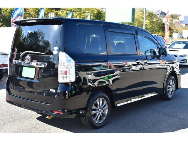 ヴォクシー ＺＳ　煌Ｚ　切替４ＷＤ・両側電動スライドドア・ＳＤナビ・フルセグＴＶ・ＣＤ・ＤＶＤ・Ｂｌｕｅｔｏｏｔｈ・バックカメラ・フリップダウンモニター・リモコンＥ／Ｇスターター・１６ＡＷ・ＥＴＣ・パドルシフト・半革シート（10枚目）
