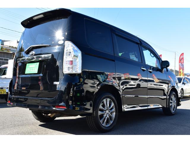 ヴォクシー ＺＳ　煌Ｚ　切替４ＷＤ・両側電動スライドドア・ＳＤナビ・フルセグＴＶ・ＣＤ・ＤＶＤ・Ｂｌｕｅｔｏｏｔｈ・バックカメラ・フリップダウンモニター・リモコンＥ／Ｇスターター・１６ＡＷ・ＥＴＣ・パドルシフト・半革シート（11枚目）