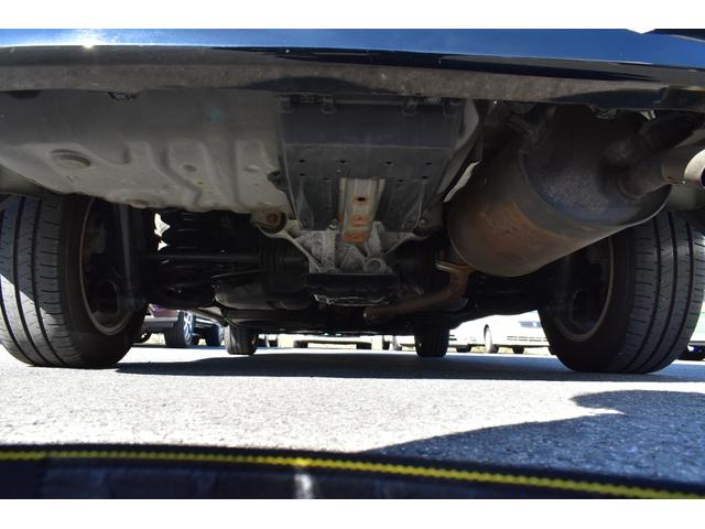 ヴォクシー ＺＳ　煌Ｚ　切替４ＷＤ・両側電動スライドドア・ＳＤナビ・フルセグＴＶ・ＣＤ・ＤＶＤ・Ｂｌｕｅｔｏｏｔｈ・バックカメラ・フリップダウンモニター・リモコンＥ／Ｇスターター・１６ＡＷ・ＥＴＣ・パドルシフト・半革シート（15枚目）