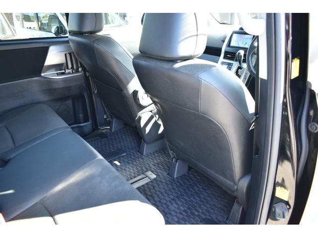 ヴォクシー ＺＳ　煌Ｚ　切替４ＷＤ・両側電動スライドドア・ＳＤナビ・フルセグＴＶ・ＣＤ・ＤＶＤ・Ｂｌｕｅｔｏｏｔｈ・バックカメラ・フリップダウンモニター・リモコンＥ／Ｇスターター・１６ＡＷ・ＥＴＣ・パドルシフト・半革シート（30枚目）