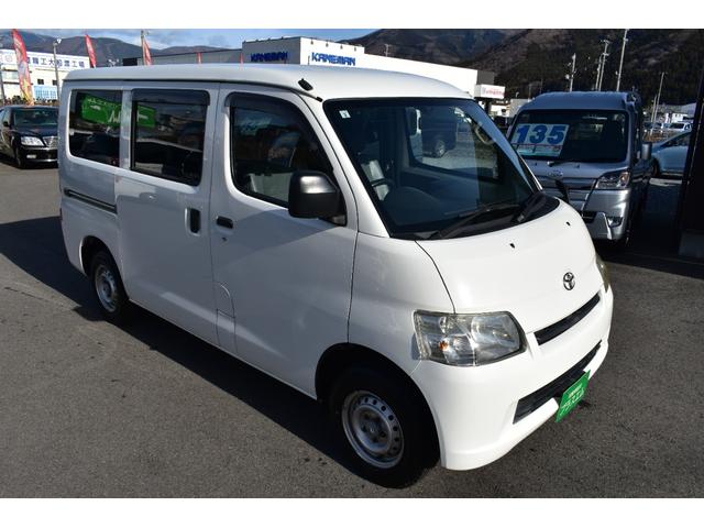 タウンエースバン ＧＬ　切替式４ＷＤ・社外ＳＤナビ・フルセグＴＶ・ＣＤ・ＤＶＤ再生・Ｂｌｕｅｔｏｏｔｈ・寒冷地仕様車・リアフォグ・リアヒーター・ＥＴＣ・キーレス・ＡＢＳ・パワーウィンドウ・５人乗り・プライバシーガラス（7枚目）