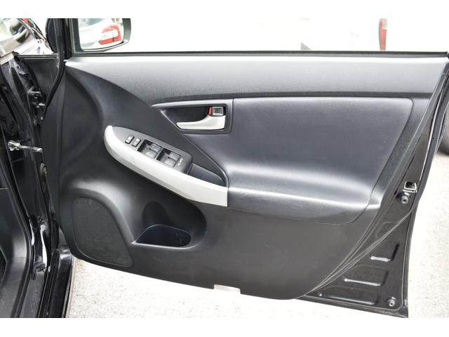 プリウス Gツーリングセレクションレザーパッケージ モデリスタエアロ・革シート・電動シート・衝突軽減ブレーキ・障害物センサー・ナビ・バックカメラ・フルセグ・CD・DVD・Bluetooth・LEDライト・ヘッドアップディスプレイ・純正17AW・ETC(21枚目)