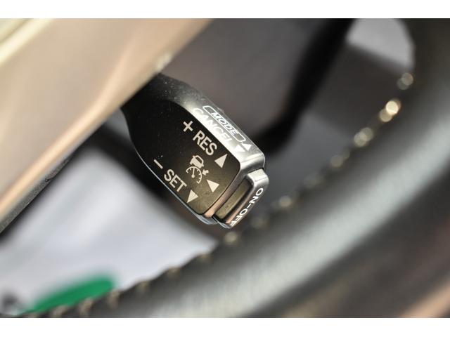 プリウス Gツーリングセレクションレザーパッケージ モデリスタエアロ・革シート・電動シート・衝突軽減ブレーキ・障害物センサー・ナビ・バックカメラ・フルセグ・CD・DVD・Bluetooth・LEDライト・ヘッドアップディスプレイ・純正17AW・ETC(35枚目)