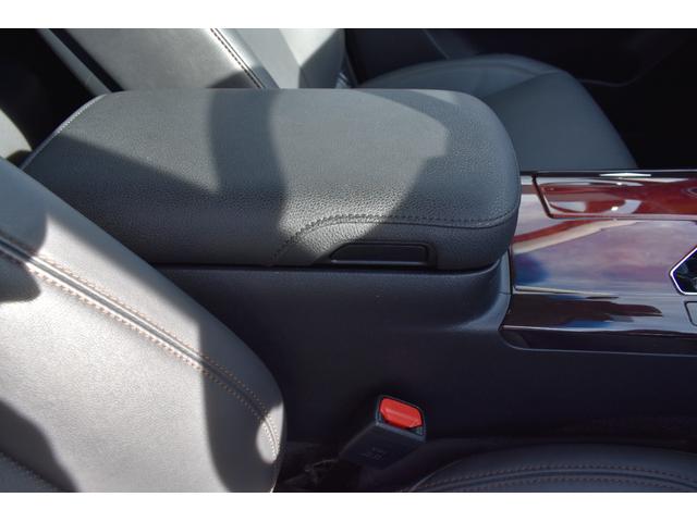 クラウンマジェスタ Fバージョン 車高調・オプション18インチAW・SDナビ・フルセグTV・バックカメラ・CD・DVD・Blu-ray・Bluetooth・前後障害物センサー・ドラレコ・黒革シート・シートベンチレーション・ETC・後期(50枚目)