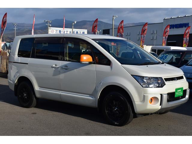 デリカＤ：５ Ｄ　パワーパッケージ　切替式４ＷＤ・ディーゼルターボ・両側パワースライドドア・社外ナビ・フルセグＴＶ・バックカメラ・ＣＤ・ＤＶＤ・Ｂｌｕｅｔｏｏｔｈ・社外１６インチアルミ・ＥＴＣ・スマートキー・ＨＩＤライト・フォグ・８人乗（6枚目）