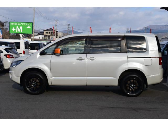デリカＤ：５ Ｄ　パワーパッケージ　切替式４ＷＤ・ディーゼルターボ・両側パワースライドドア・社外ナビ・フルセグＴＶ・バックカメラ・ＣＤ・ＤＶＤ・Ｂｌｕｅｔｏｏｔｈ・社外１６インチアルミ・ＥＴＣ・スマートキー・ＨＩＤライト・フォグ・８人乗（11枚目）