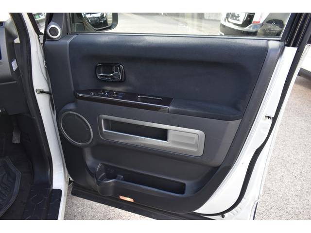 デリカＤ：５ Ｄ　パワーパッケージ　切替式４ＷＤ・ディーゼルターボ・両側パワースライドドア・社外ナビ・フルセグＴＶ・バックカメラ・ＣＤ・ＤＶＤ・Ｂｌｕｅｔｏｏｔｈ・社外１６インチアルミ・ＥＴＣ・スマートキー・ＨＩＤライト・フォグ・８人乗（19枚目）