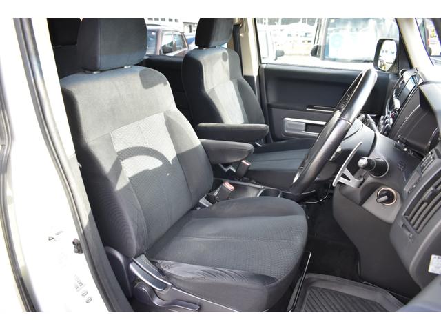 デリカＤ：５ Ｄ　パワーパッケージ　切替式４ＷＤ・ディーゼルターボ・両側パワースライドドア・社外ナビ・フルセグＴＶ・バックカメラ・ＣＤ・ＤＶＤ・Ｂｌｕｅｔｏｏｔｈ・社外１６インチアルミ・ＥＴＣ・スマートキー・ＨＩＤライト・フォグ・８人乗（20枚目）