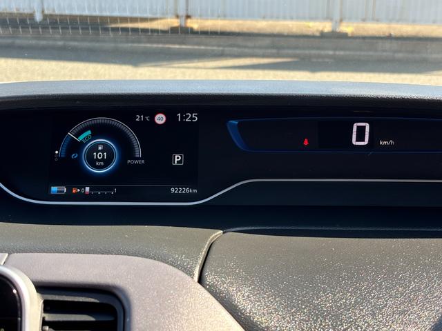 セレナ e-パワー ハイウェイスターV 後期 純正10型ナビ 全周囲モニター プロパイロット 両側ハンズフリー電動スライドD フルセグTV 純正ドラレコ LEDヘッドライト クリアランスソナー 防水シート 衝突回避ブレーキ 横滑防止 ETC(32枚目)