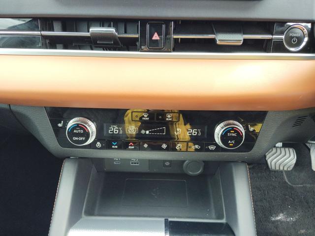 アウトランダーＰＨＥＶ Ｐ　４ＷＤ　ハイブリッド　全周囲カメラ　ナビ　ＴＶ　クリアランスソナー　オートクルーズコントロール　衝突被害軽減システム　パワーシート　電動リアゲート　スマートキー　電動格納ミラー　シートヒーター　ＣＶＴ（6枚目）