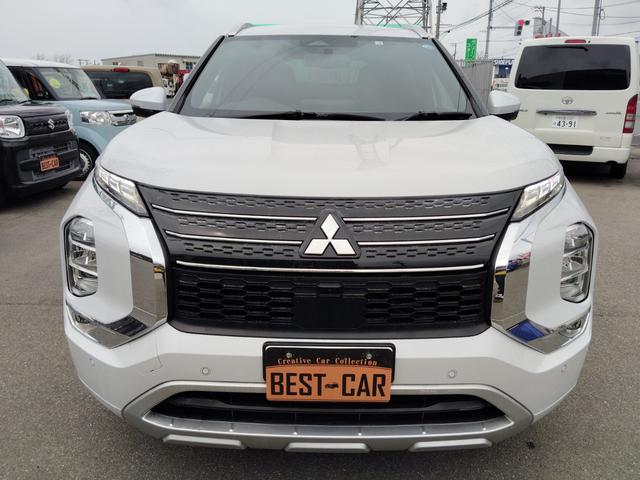 アウトランダーＰＨＥＶ Ｐ　４ＷＤ　ハイブリッド　全周囲カメラ　ナビ　ＴＶ　クリアランスソナー　オートクルーズコントロール　衝突被害軽減システム　パワーシート　電動リアゲート　スマートキー　電動格納ミラー　シートヒーター　ＣＶＴ（12枚目）