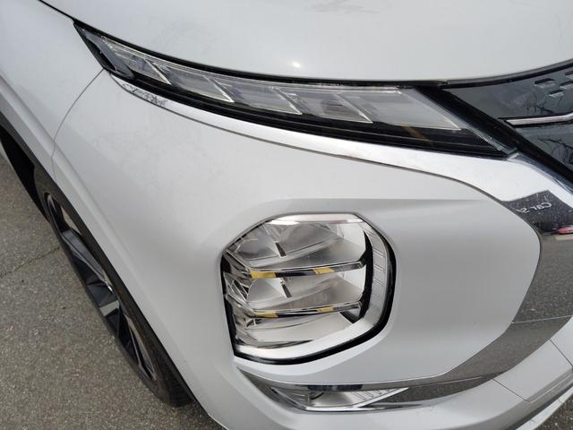 アウトランダーＰＨＥＶ Ｐ　４ＷＤ　ハイブリッド　全周囲カメラ　ナビ　ＴＶ　クリアランスソナー　オートクルーズコントロール　衝突被害軽減システム　パワーシート　電動リアゲート　スマートキー　電動格納ミラー　シートヒーター　ＣＶＴ（14枚目）