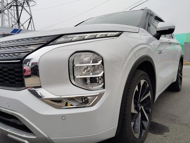 アウトランダーＰＨＥＶ Ｐ　４ＷＤ　ハイブリッド　全周囲カメラ　ナビ　ＴＶ　クリアランスソナー　オートクルーズコントロール　衝突被害軽減システム　パワーシート　電動リアゲート　スマートキー　電動格納ミラー　シートヒーター　ＣＶＴ（23枚目）