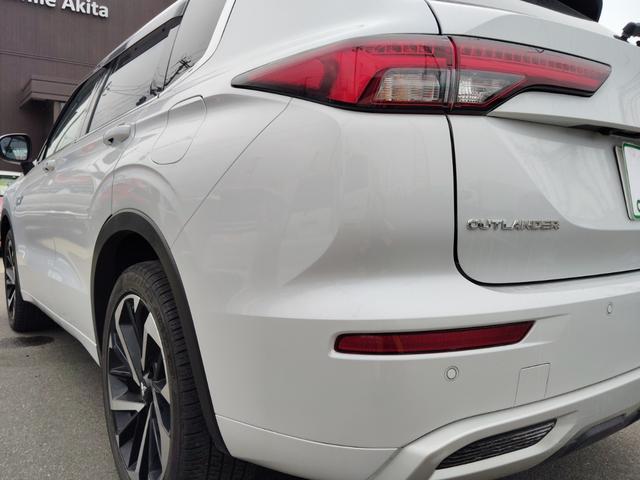 アウトランダーＰＨＥＶ Ｐ　４ＷＤ　ハイブリッド　全周囲カメラ　ナビ　ＴＶ　クリアランスソナー　オートクルーズコントロール　衝突被害軽減システム　パワーシート　電動リアゲート　スマートキー　電動格納ミラー　シートヒーター　ＣＶＴ（27枚目）