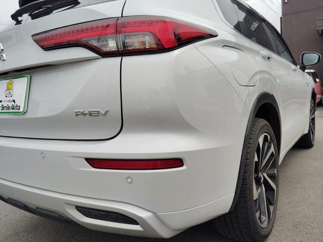 アウトランダーＰＨＥＶ Ｐ　４ＷＤ　ハイブリッド　全周囲カメラ　ナビ　ＴＶ　クリアランスソナー　オートクルーズコントロール　衝突被害軽減システム　パワーシート　電動リアゲート　スマートキー　電動格納ミラー　シートヒーター　ＣＶＴ（28枚目）