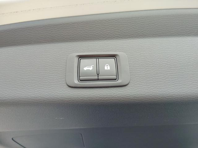 アウトランダーＰＨＥＶ Ｐ　４ＷＤ　ハイブリッド　全周囲カメラ　ナビ　ＴＶ　クリアランスソナー　オートクルーズコントロール　衝突被害軽減システム　パワーシート　電動リアゲート　スマートキー　電動格納ミラー　シートヒーター　ＣＶＴ（30枚目）