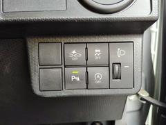 接触を未然に防ぐ、クリアランスソナー搭載です。車を守るためには必須のアイテムですね。 5