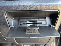 今では必需品のＥＴＣも付いております。高速道路での出入りもスムーズ。渋滞緩和にもなりエコにも繋がります。 7