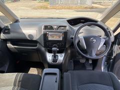 毎回座るフロントシート。運転席は必ず使用する部分ですので、座り心地が重要です！ 2