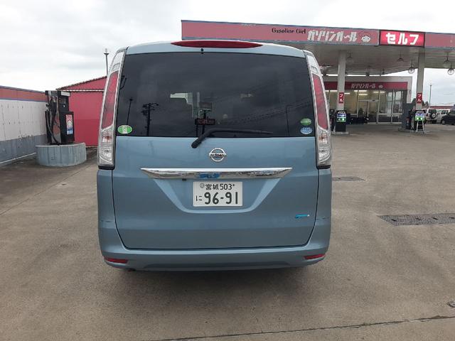 セレナ ２０Ｘ　ＡＴ　４ＷＤ　バックカメラ　クルーズコントロール　スマートキー　パワースライド（6枚目）