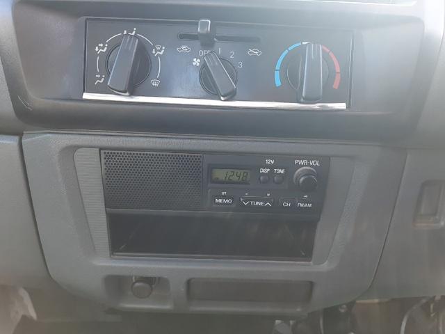 ミニキャブトラック 　５速ＭＴ　４ＷＤ　パワステ　ラジオ　スタッドレス（12枚目）
