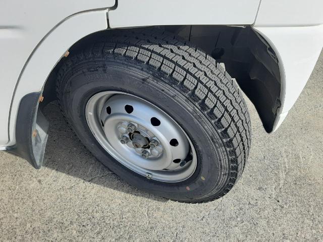 ミニキャブトラック 　５速ＭＴ　４ＷＤ　パワステ　ラジオ　スタッドレス（17枚目）