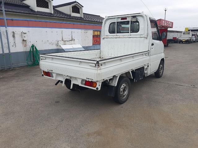 クリッパートラック 　５速ＭＴ　４ＷＤ　エアコン　パワステ（5枚目）