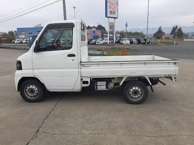 クリッパートラック 　５速ＭＴ　４ＷＤ　エアコン　パワステ（8枚目）