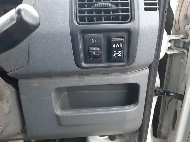 ミニキャブトラック Ｖタイプ　５速ＭＴ　４ＷＤ　パワステ　スタッドレス（15枚目）