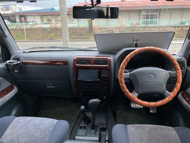 毎回座るフロントシート。運転席は必ず使用する部分ですので、座り心地が重要です！