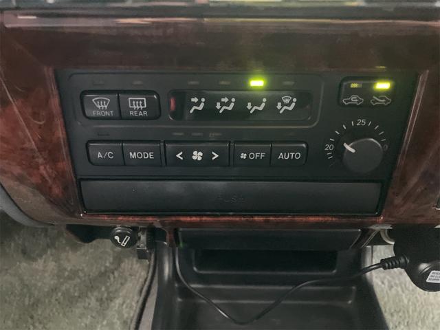 手の届きやすいところで簡単操作ができる空調付き！オールシーズンお好みの温度調節ができます。