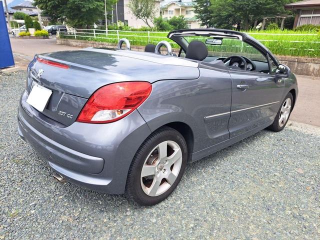 ２０７ ＣＣ　プレミアム　オープンカー　ナビ　ＴＶ　オートクルーズコントロール　ＡＴ　キーレスエントリー　アルミホイール　盗難防止システム　ＡＢＳ　ＣＤ　エアコン　パワーステアリング　パワーウィンドウ　運転席エアバッグ（8枚目）