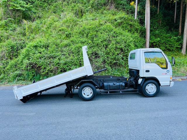 エルフトラック ダンプ　スライドキャリアダンプ　積載量４０００ｋｇ　６速マニュアル　エアコン　パワステ　パワーウィンドウ　排気ブレーキ　後輪ダブルタイヤ　エアバック（2枚目）