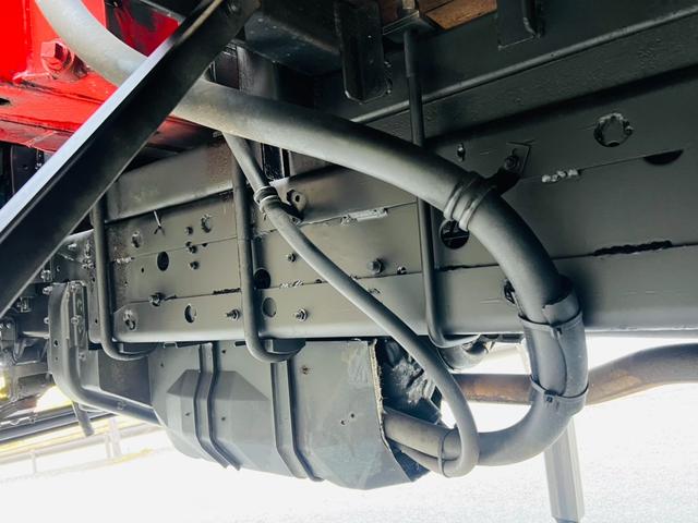 フォワード 　セルフローダー　５段クレーン　ラジコン付き　フックイン　最大積載量５５００ｋｇ　６速マニュアル　ＨＳＡ　エアサス　後輪ダブルタイヤ　アウトリガー　重機運搬（32枚目）