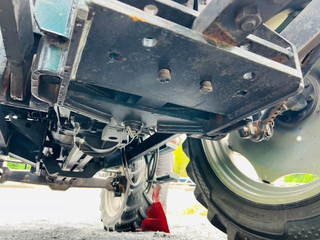 フランスその他 　マッセイファーガソン　トラクター　４ＷＤ　除雪機　１６８６ｈ　フロント　ローダー　リア　タカキタ　スノーブロワーＳＢ２２８０Ｅ　３０６０－４Ｃ（8枚目）