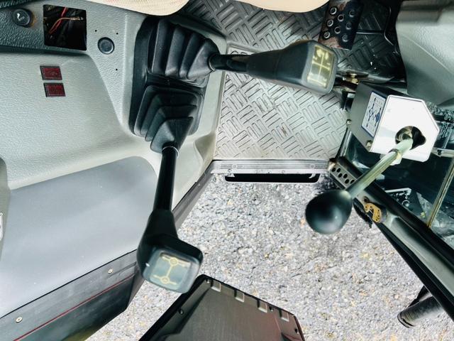 フランスその他 　マッセイファーガソン　トラクター　４ＷＤ　除雪機　１６８６ｈ　フロント　ローダー　リア　タカキタ　スノーブロワーＳＢ２２８０Ｅ　３０６０－４Ｃ（17枚目）