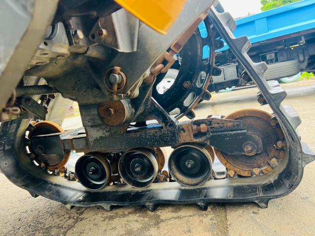 日本 　クボタ　トラクター　耕運機　グラスカッター　使用時間１６６３ｈ　キャビン付き　ＣＤプレーヤー（15枚目）