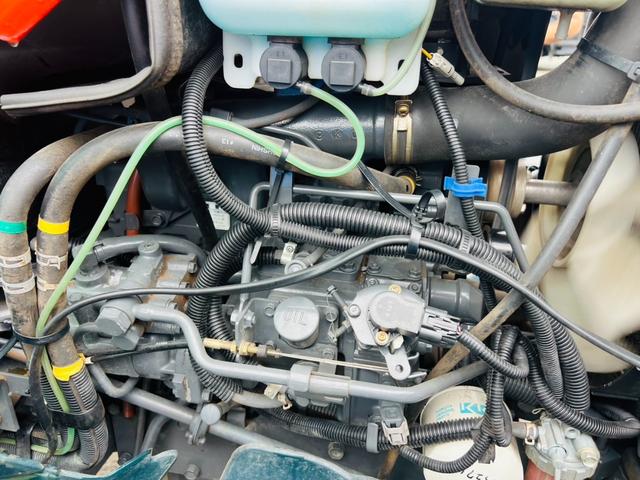 日本 　クボタ　トラクター　耕運機　グラスカッター　使用時間１６６３ｈ　キャビン付き　ＣＤプレーヤー（22枚目）